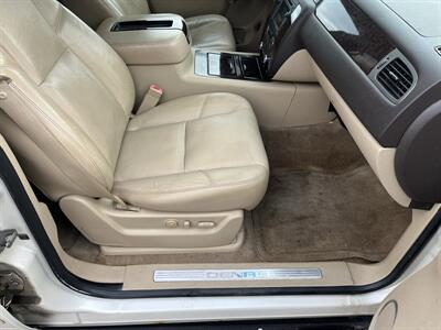 2011 GMC Yukon Denali   - Photo 8 - Mount Clemens, MI 48043