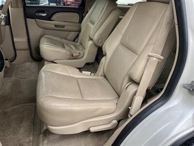 2011 GMC Yukon Denali   - Photo 10 - Mount Clemens, MI 48043