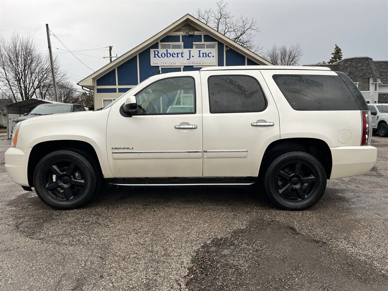 2011 GMC Yukon Denali's photo
