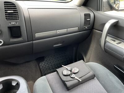 2009 Chevrolet Silverado 1500 LT - Photo 17 - Mount Clemens, MI 48043