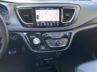 2018 Chrysler Pacifica Touring L Plus - Photo 16 - Mount Clemens, MI 48043