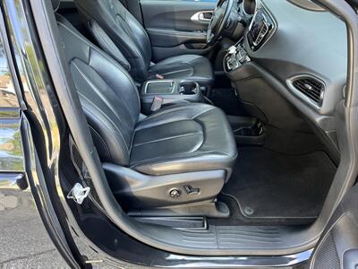 2018 Chrysler Pacifica Touring L Plus - Photo 9 - Mount Clemens, MI 48043