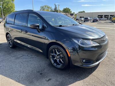 2018 Chrysler Pacifica Touring L Plus - Photo 5 - Mount Clemens, MI 48043