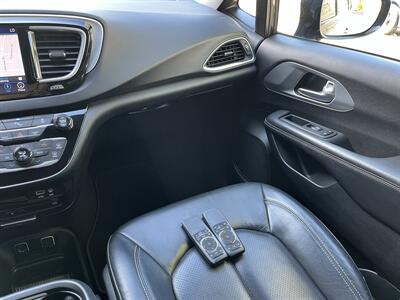 2018 Chrysler Pacifica Touring L Plus - Photo 17 - Mount Clemens, MI 48043