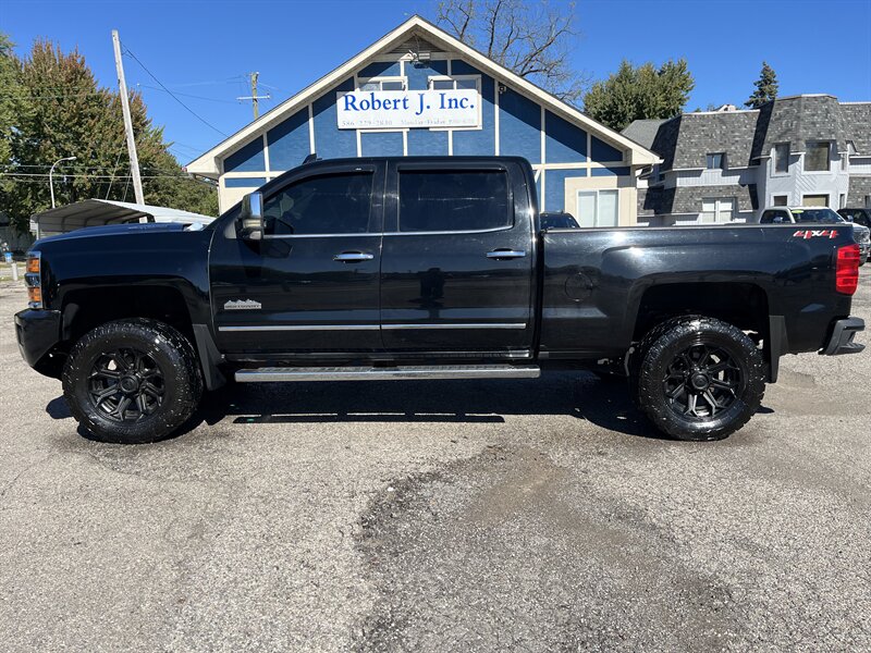 2018 Chevrolet Silverado 3500 High Country - Photo 1 - Mount Clemens, MI 48043
