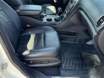 2015 Buick Enclave Premium FULLY LOADED/EVERY OPTION - Photo 16 - Mount Clemens, MI 48043