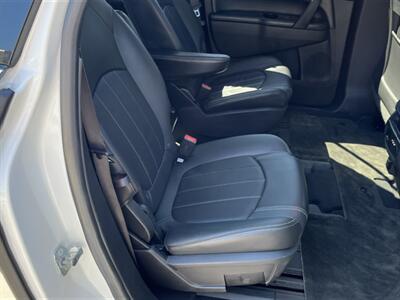 2015 Buick Enclave Premium FULLY LOADED/EVERY OPTION - Photo 17 - Mount Clemens, MI 48043