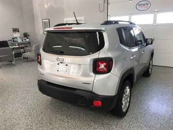 2015 Jeep Renegade Latitude 4x4 Backup Cam/Blind Spot/Heated Seats   - Photo 2 - Coombs, BC V0R 1M0