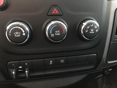 2015 RAM 1500 Quad Cab 4x4 Eco Diesel Tradesman Back up Camera   - Photo 34 - Coombs, BC V0R 1M0