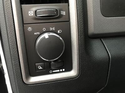 2015 RAM 1500 Quad Cab 4x4 Eco Diesel Tradesman Back up Camera   - Photo 30 - Coombs, BC V0R 1M0