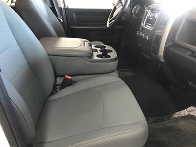 2015 RAM 1500 Quad Cab 4x4 Eco Diesel Tradesman Back up Camera   - Photo 27 - Coombs, BC V0R 1M0