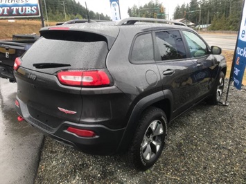 2017 Jeep Cherokee Trailhawk   - Photo 27 - Coombs, BC V0R 1M0