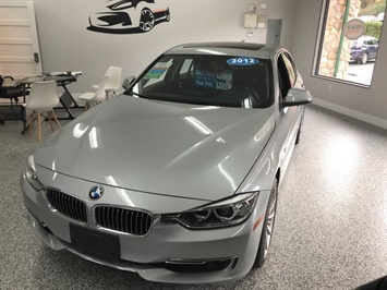 2012 BMW 328i   - Photo 2 - Coombs, BC V0R 1M0