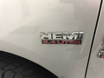 2014 RAM 3500 SLT one owner- 6.4 Hemi V8  Crew Cab - Photo 8 - Coombs, BC V0R 1M0