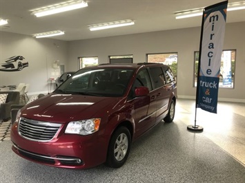 2012 Chrysler Town & Country Touring-Navigation, power dual sliding doors and l  Power Doors and Liftgate - Photo 1 - Coombs, BC V0R 1M0