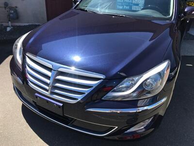 2013 Hyundai Genesis 5.0L R-Spec Leather, Sunroof, Lane Departure   - Photo 2 - Coombs, BC V0R 1M0