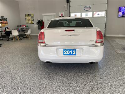 2013 Chrysler 300 Series V6 with Panoramic Roof and Heated Leather Seats   - Photo 6 - Coombs, BC V0R 1M0