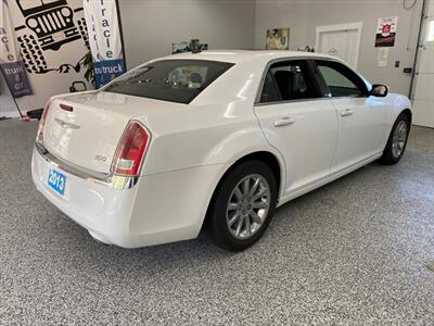 2013 Chrysler 300 Series V6 with Panoramic Roof and Heated Leather Seats   - Photo 14 - Coombs, BC V0R 1M0