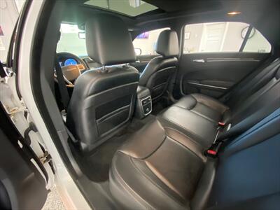 2013 Chrysler 300 Series V6 with Panoramic Roof and Heated Leather Seats   - Photo 10 - Coombs, BC V0R 1M0