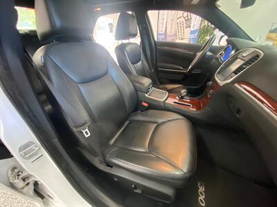 2013 Chrysler 300 Series V6 with Panoramic Roof and Heated Leather Seats   - Photo 16 - Coombs, BC V0R 1M0