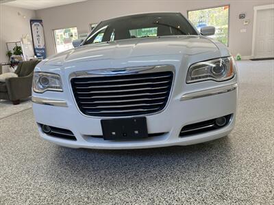 2013 Chrysler 300 Series V6 with Panoramic Roof and Heated Leather Seats   - Photo 7 - Coombs, BC V0R 1M0