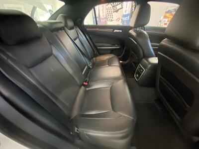 2013 Chrysler 300 Series V6 with Panoramic Roof and Heated Leather Seats   - Photo 26 - Coombs, BC V0R 1M0