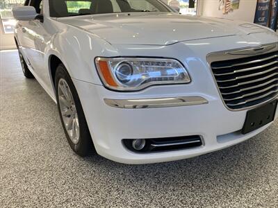 2013 Chrysler 300 Series V6 with Panoramic Roof and Heated Leather Seats   - Photo 18 - Coombs, BC V0R 1M0