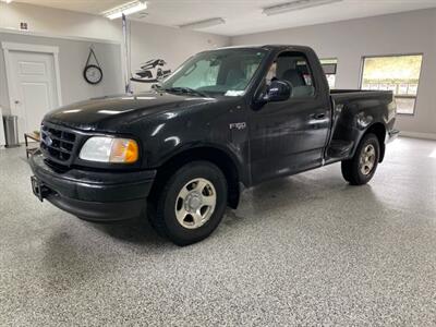 2003 Ford F-150 XL 5 speed 2WD  6 Cylinder One Owner   - Photo 1 - Coombs, BC V0R 1M0