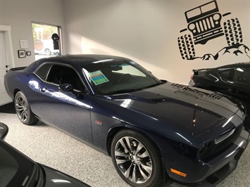 2013 Dodge Challenger SRT8 392 with 6 speed Manual Sunroof Leather Navi   - Photo 27 - Coombs, BC V0R 1M0