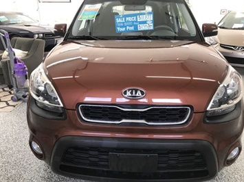 2012 Kia Soul 2.0L 2u Heated Seats , A/C , Auto   - Photo 3 - Coombs, BC V0R 1M0