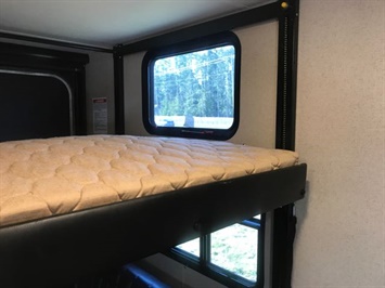 2015 Jayco Octane SL Toy Hauler Sleeps 6 with fueling station   - Photo 6 - Coombs, BC V0R 1M0