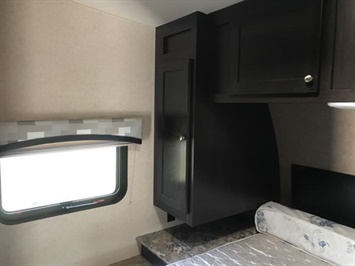 2015 Jayco Octane SL Toy Hauler Sleeps 6 with fueling station   - Photo 39 - Coombs, BC V0R 1M0