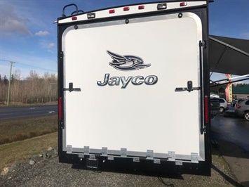 2015 Jayco Octane SL Toy Hauler Sleeps 6 with fueling station   - Photo 14 - Coombs, BC V0R 1M0