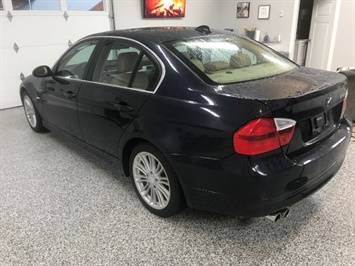 2006 BMW 330i   - Photo 4 - Coombs, BC V0R 1M0