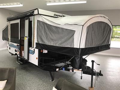 2017 Jayco Jay Sport 12SC Power Lift option Sleeps 7, We Finance Trailers   - Photo 21 - Coombs, BC V0R 1M0