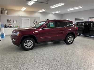 2018 Jeep Grand Cherokee Laredo 4x4 One Owner No Accidents Back up Camera   - Photo 1 - Coombs, BC V0R 1M0