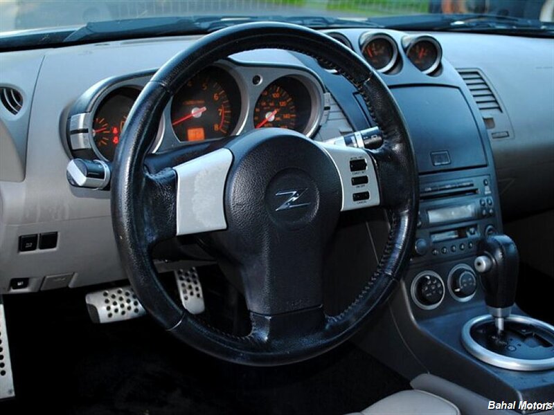 2003 Nissan 350Z Touring photo 13