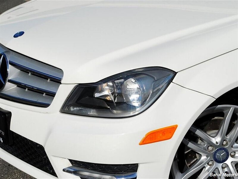 2012 Mercedes-Benz C-Class C250 Luxury photo 5