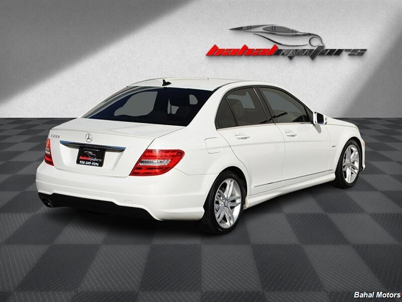 2012 Mercedes-Benz C-Class C250 Luxury photo 10