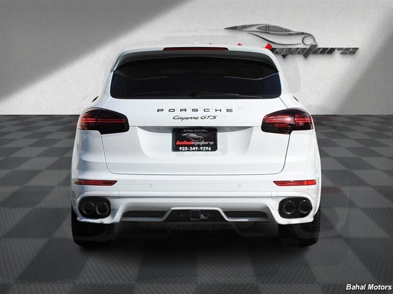 2016 Porsche Cayenne GTS photo 9