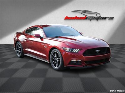 Ford Mustang's photo