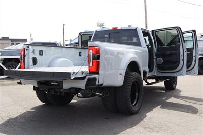 2026 Ford F-450 Super Duty PLATINUM DRW  AVALANCHE GREY LVLED ON 22 " RISM 37 " TIRES LOADED - Photo 41 - Gresham, OR 97030