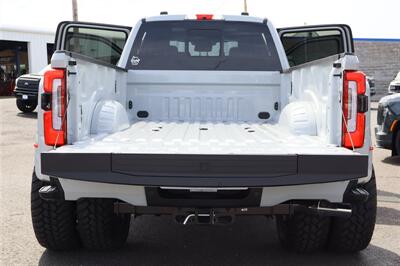 2026 Ford F-450 Super Duty PLATINUM DRW  AVALANCHE GREY LVLED ON 22 " RISM 37 " TIRES LOADED - Photo 38 - Gresham, OR 97030