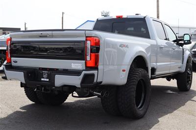 2026 Ford F-450 Super Duty PLATINUM DRW  AVALANCHE GREY LVLED ON 22 " RISM 37 " TIRES LOADED - Photo 5 - Gresham, OR 97030