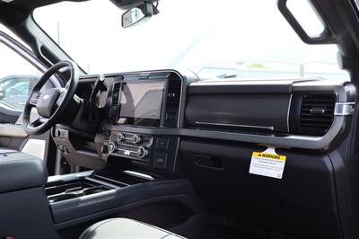 2026 Ford F-450 Super Duty PLATINUM DRW  AVALANCHE GREY LVLED ON 22 " RISM 37 " TIRES LOADED - Photo 33 - Gresham, OR 97030