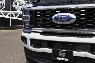 2026 Ford F-450 Super Duty PLATINUM DRW  AVALANCHE GREY LVLED ON 22 " RISM 37 " TIRES LOADED - Photo 11 - Gresham, OR 97030