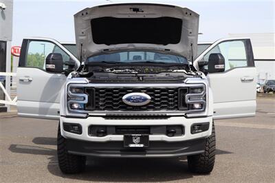 2026 Ford F-450 Super Duty PLATINUM DRW  AVALANCHE GREY LVLED ON 22 " RISM 37 " TIRES LOADED - Photo 44 - Gresham, OR 97030