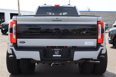 2026 Ford F-450 Super Duty PLATINUM DRW  AVALANCHE GREY LVLED ON 22 " RISM 37 " TIRES LOADED - Photo 4 - Gresham, OR 97030