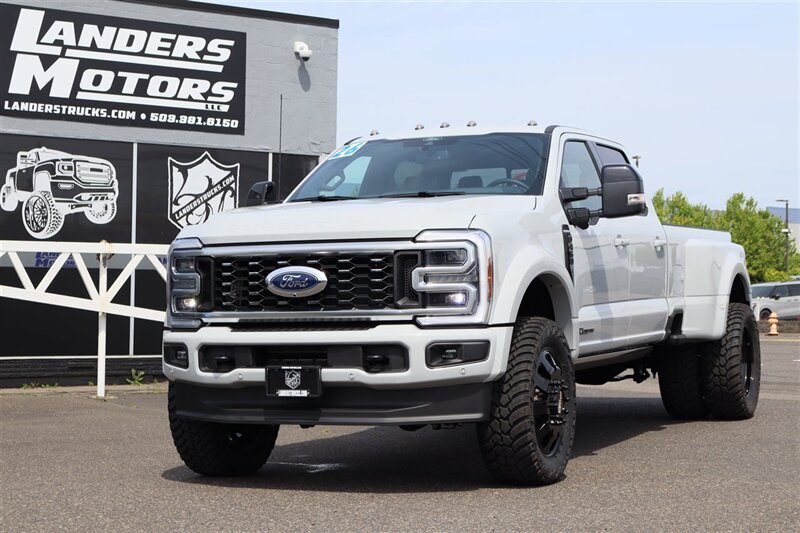 2026 Ford F-450 Super Duty PLATINUM DRW  AVALANCHE GREY LVLED ON 22 " RISM 37 " TIRES LOADED - Photo 1 - Gresham, OR 97030