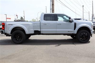 2026 Ford F-450 Super Duty PLATINUM DRW  AVALANCHE GREY LVLED ON 22 " RISM 37 " TIRES LOADED - Photo 6 - Gresham, OR 97030